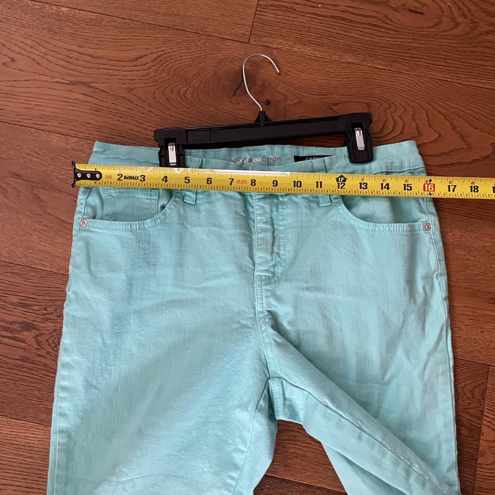 Style & Co Capri Pants - Picture 5 of 7